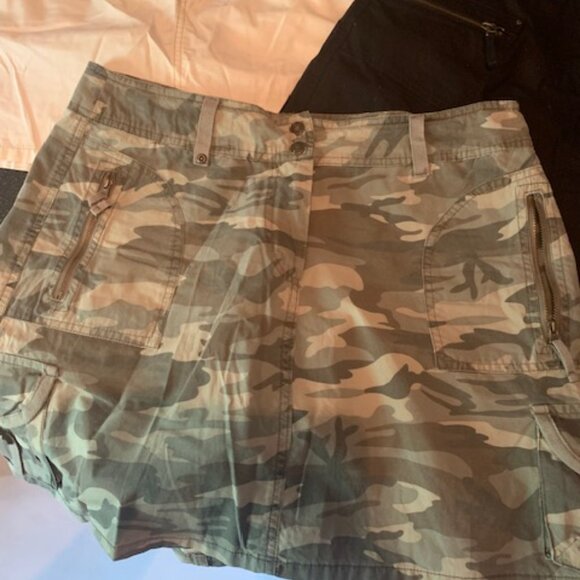 Women's Skorts Bundle! - Picture 6 of 8